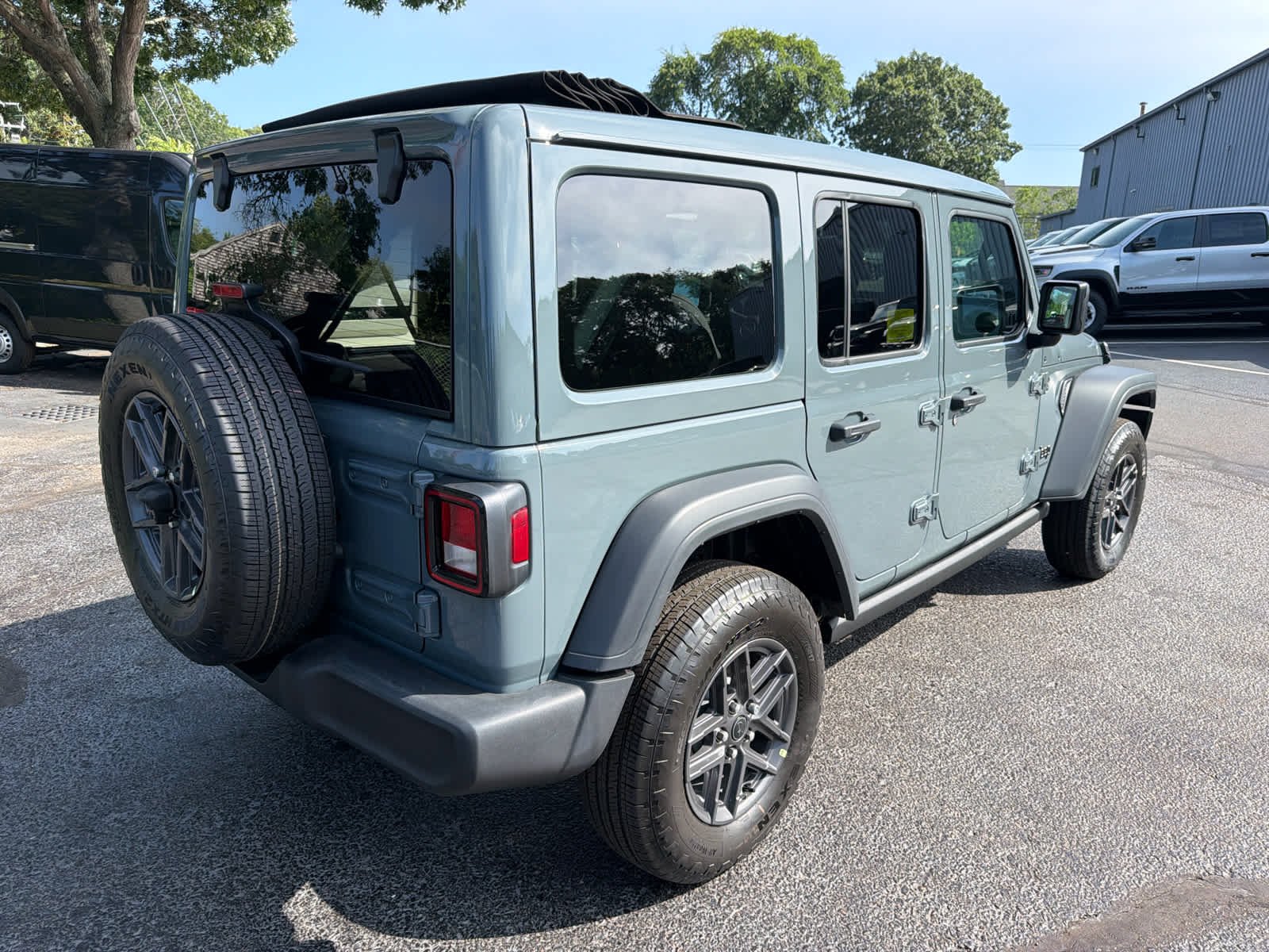 New 2026 Anvil Clearcoat Jeep Sport S image 5