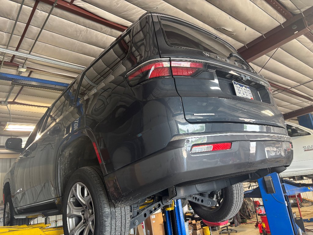 Used 2022 Baltic Gray Metallic Clearcoat Jeep Series I image 2