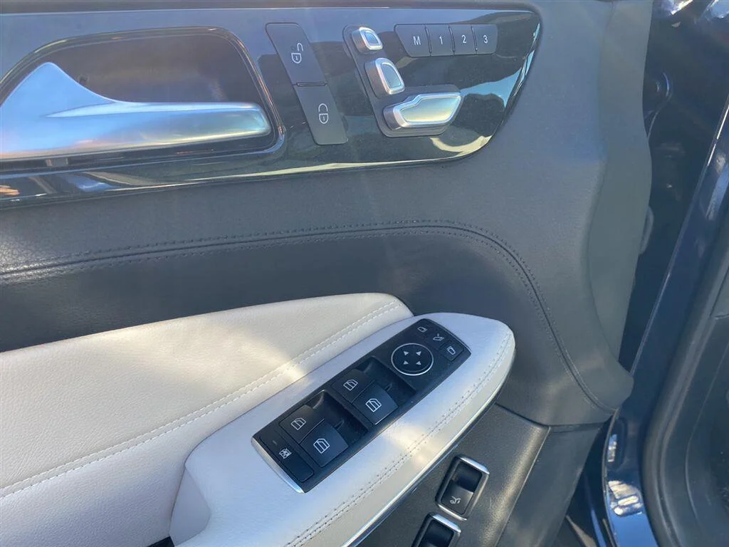 Used 2018 Lunar Blue Metallic Mercedes-Benz GLS 550 image 16