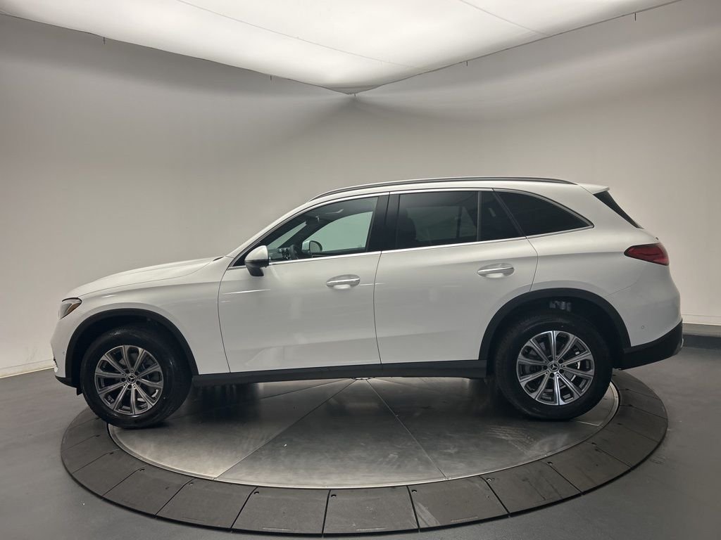 Used 2026 Polar White Mercedes-Benz GLC 300 image 4