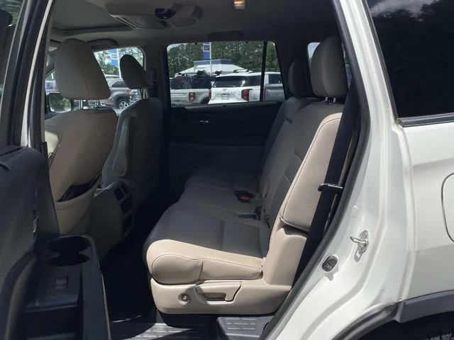Used 2019  Honda EX-L image 10