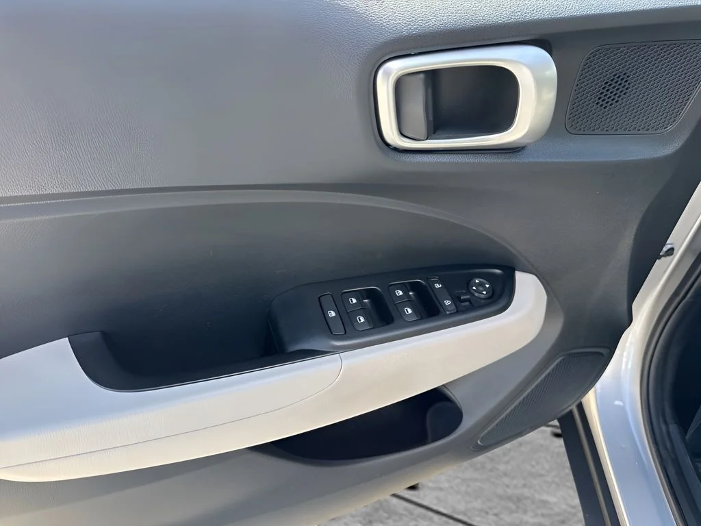 Used 2025 Silver Hyundai SEL image 24