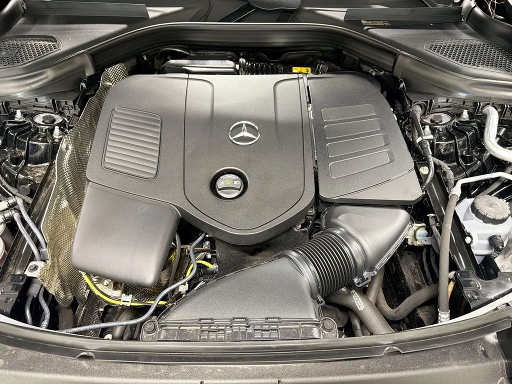 Used 2025  Mercedes-Benz GLC 300 image 31