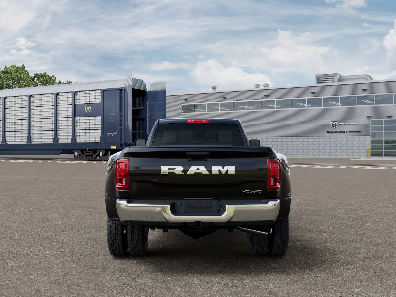 New 2026 Diamond Black Crystal Pearl-Coat Exterior Paint RAM TRADESMAN image 7