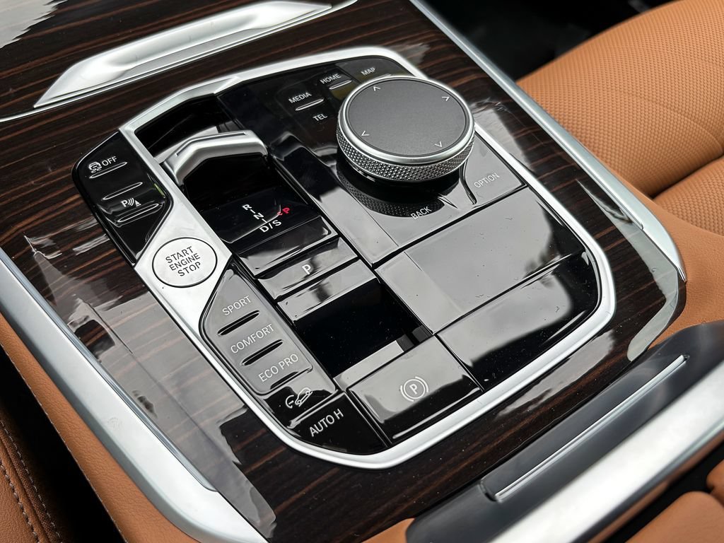 New 2026 Dravit Grey Metallic BMW xDrive40i image 10