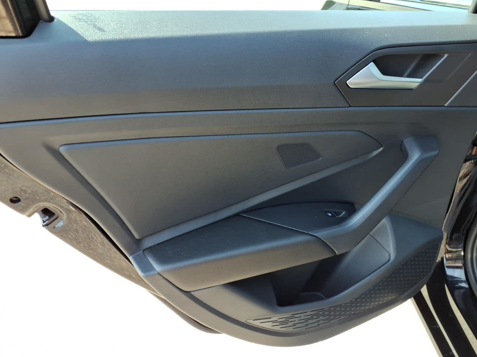 Used 2022 DEEP BLACK PEARL EFFECT Volkswagen SEL image 11