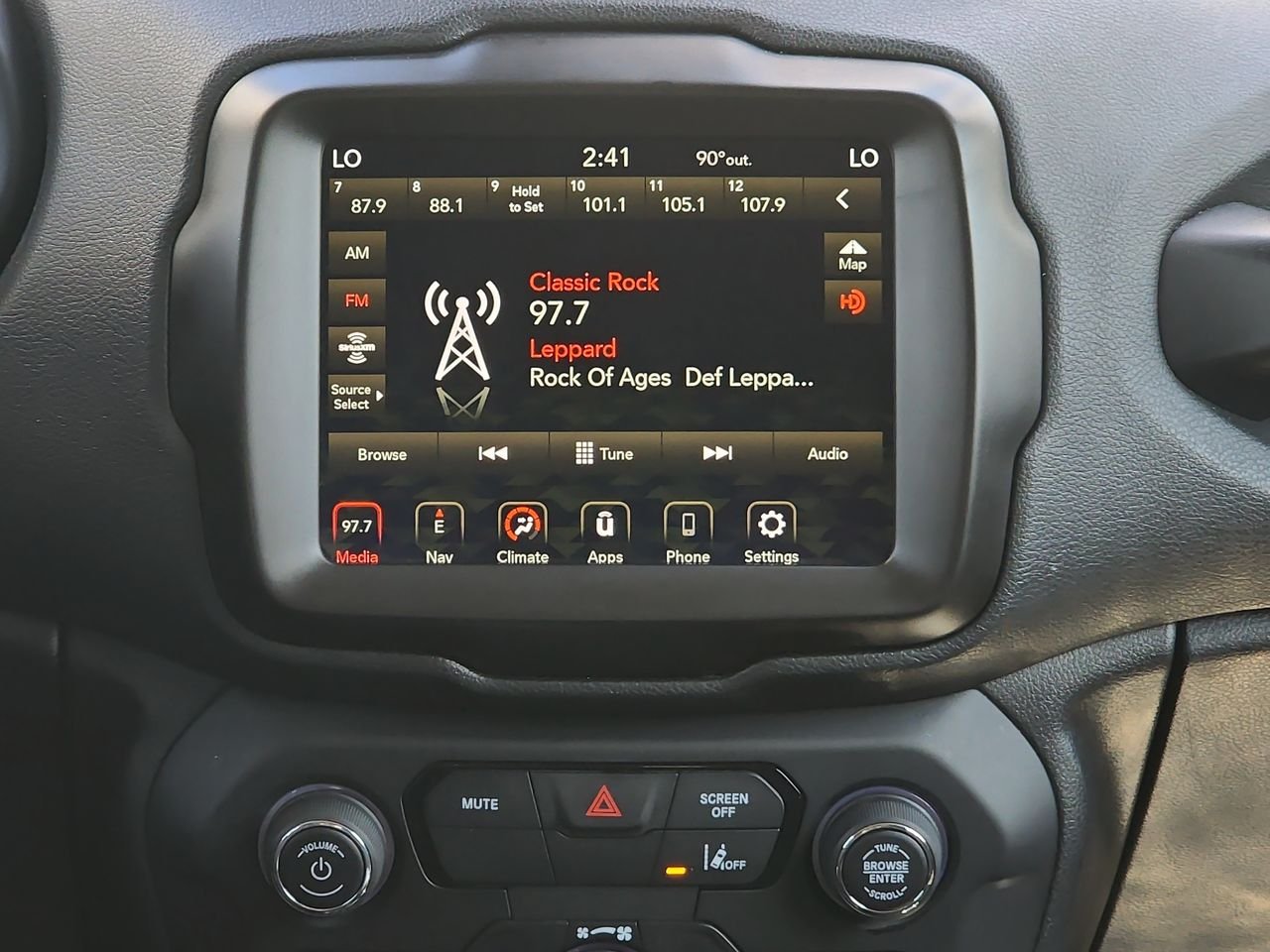 Used 2023 Black Clearcoat Jeep Latitude image 15