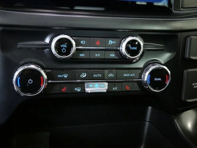 Used 2025  Ford Tremor image 22