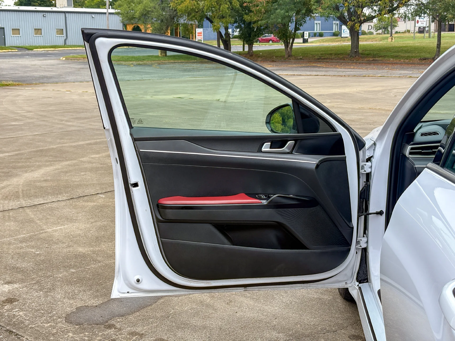 Used 2022 White Kia GT-Line image 15