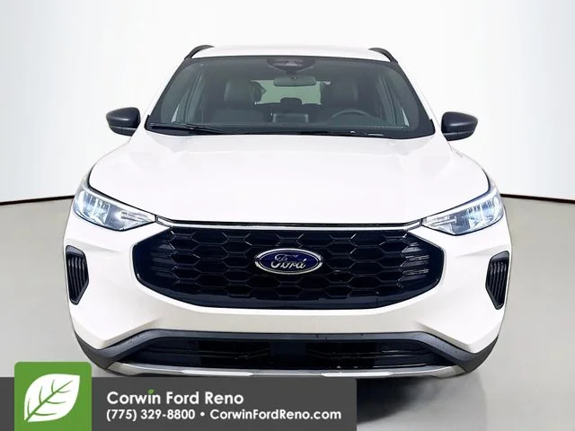 New 2026 Star White Metallic Tri-coat Ford ST-Line image 2