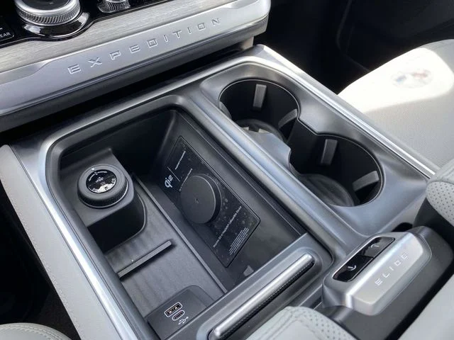 New 2027 Agate Black Metallic Ford Platinum image 19