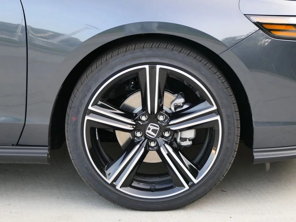 New 2026 Meteorite Gray Metallic Honda SE image 11
