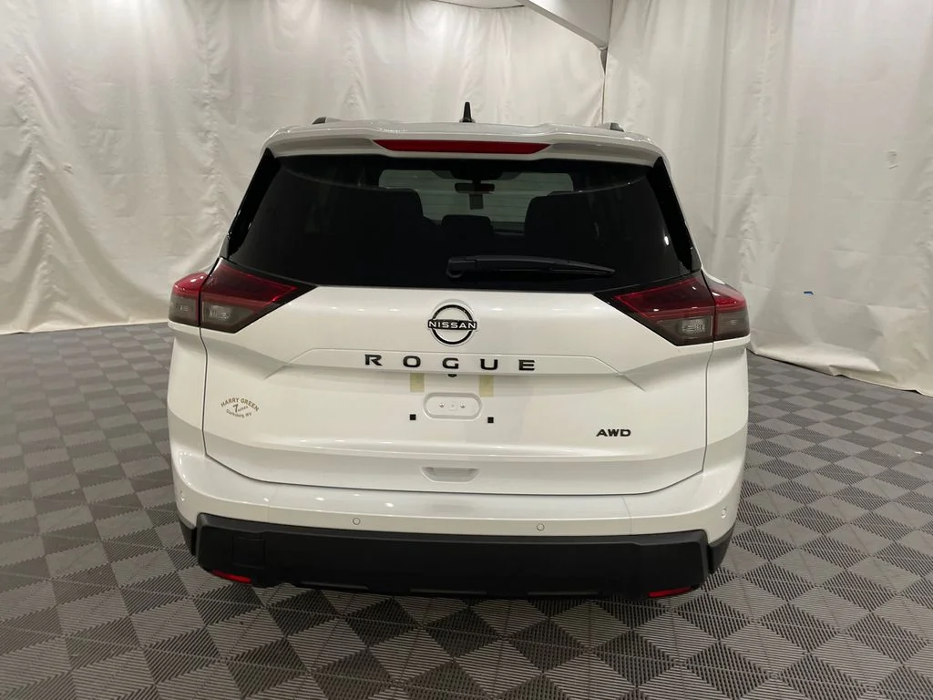 New 2026 Everest White Pearl TriCoat Nissan Dark Armor™ image 6