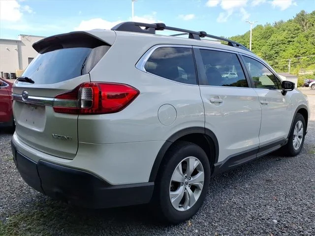 Used 2020 White Subaru Base image 11