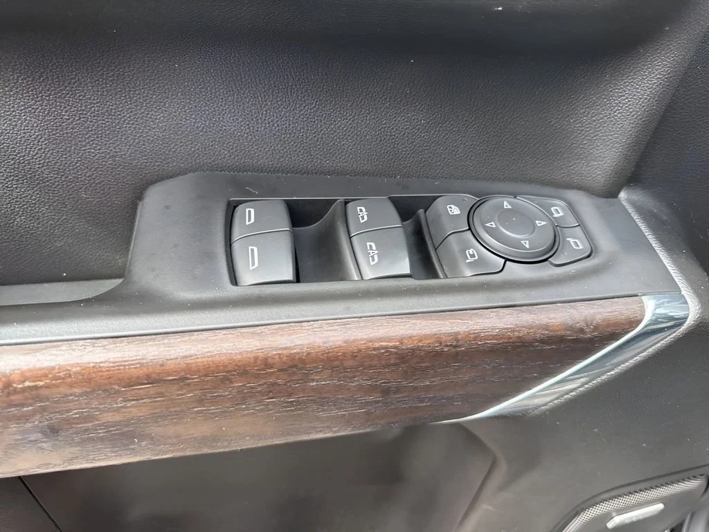 Used 2022 Onyx Black GMC Denali image 29