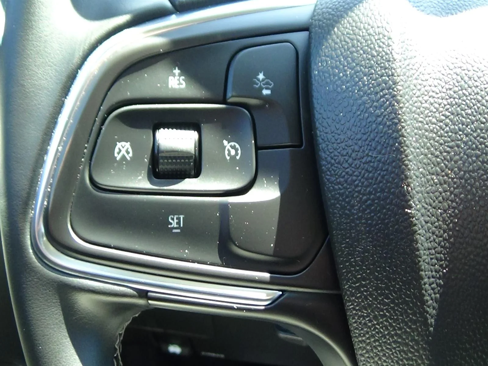 Used 2025 Ebony Twilight Metallic (gb0) Buick Preferred image 20