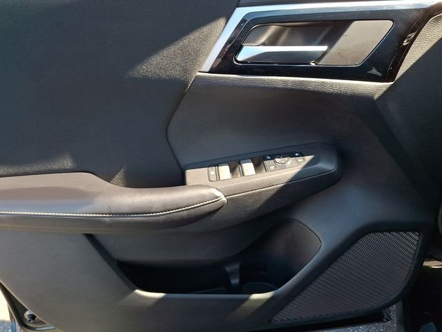 Used 2022 Black Mitsubishi ES image 13