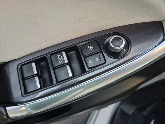 Used 2016 White Mazda Grand Touring image 13