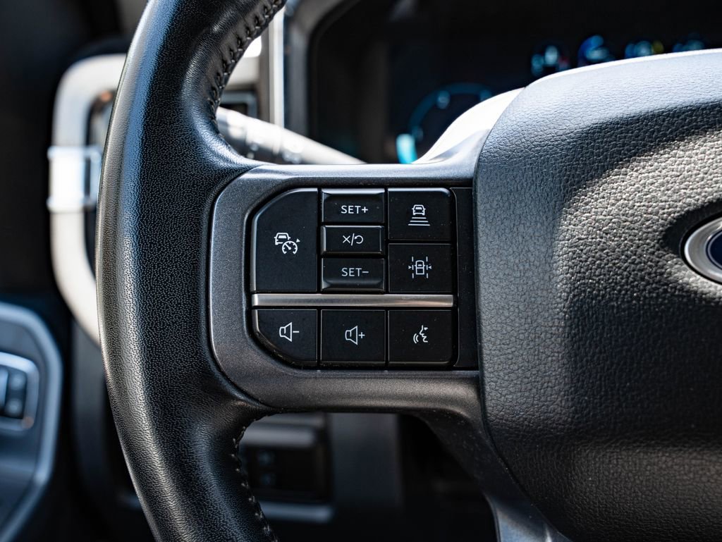 Used 2023 Agate Black Metallic Ford LARIAT image 33