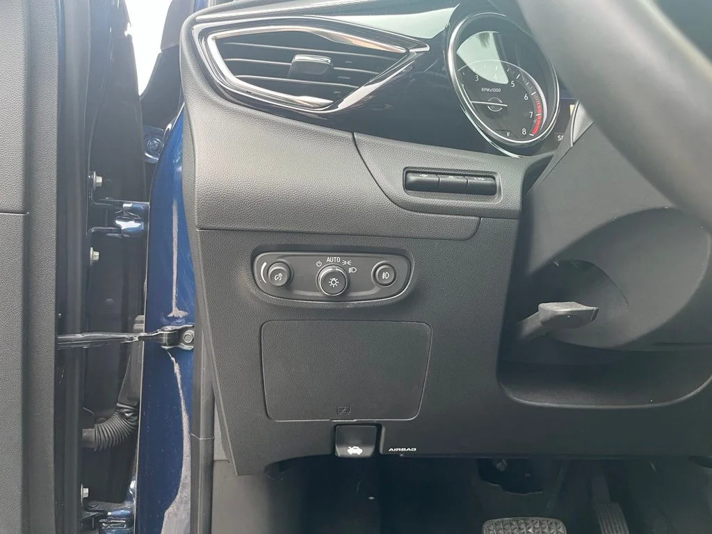 Used 2023 Sapphire Buick Essence image 21