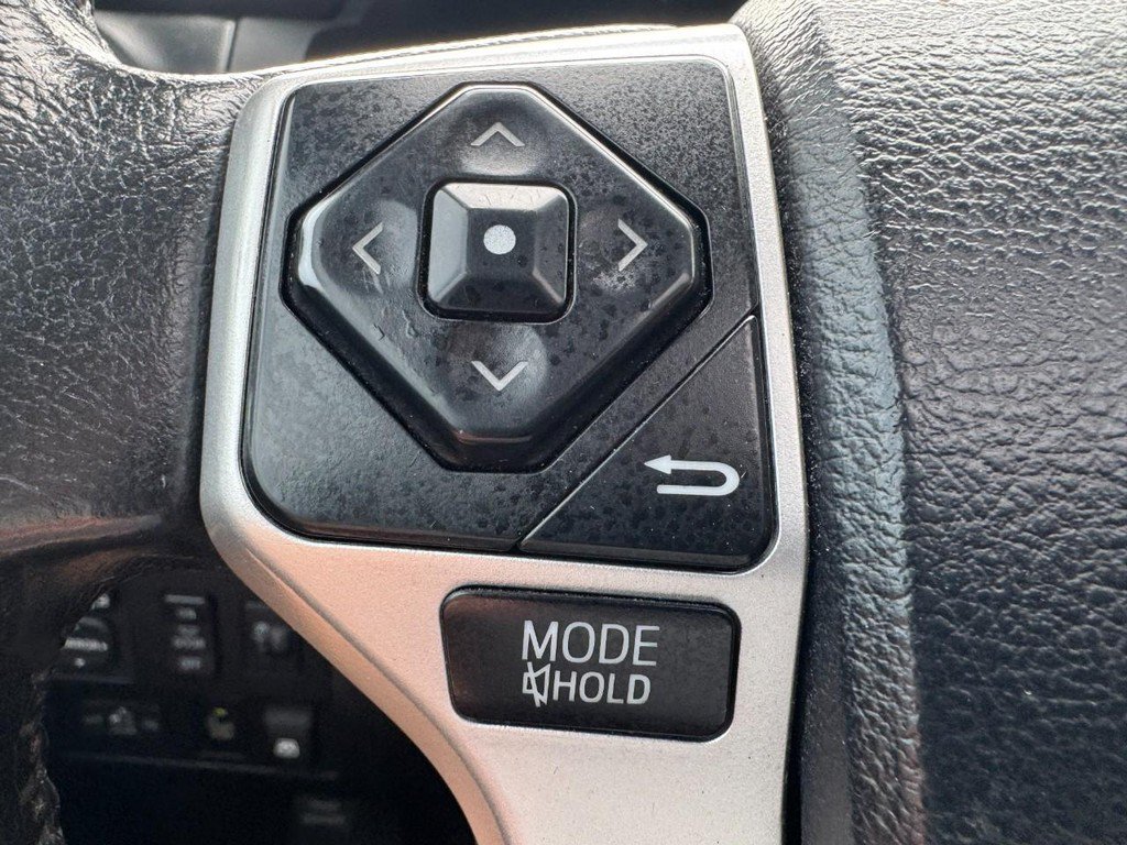 Used 2016  Toyota Platinum image 22