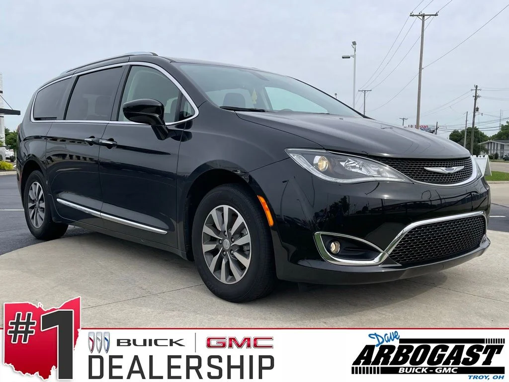 2020 Chrysler Pacifica Touring L Plus's photo