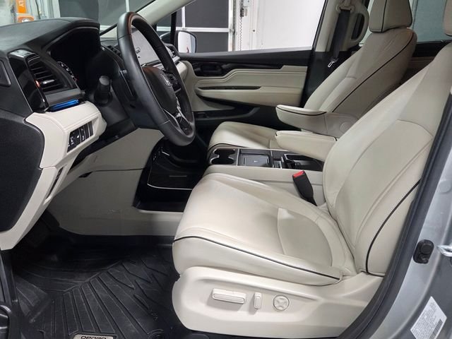 Used 2025 Silver Honda Touring image 5