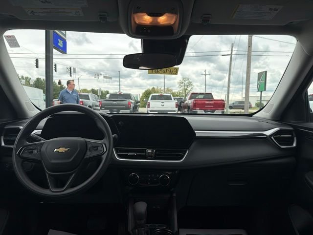 Used 2025 Gray Chevrolet LT image 29