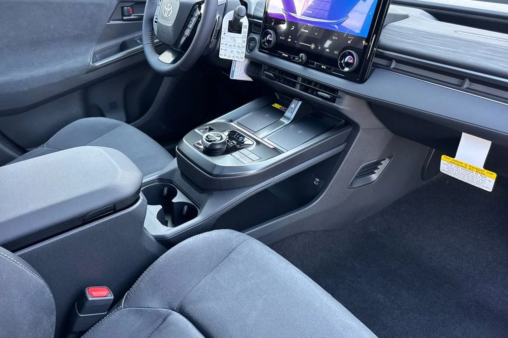 New 2026 Tandoori with Midnight Black Metallic roof <sup>1</sup> Toyota  XSE image 22