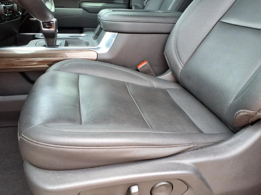Used 2022 SAND DUNE METALLIC Chevrolet LT Trail Boss image 17