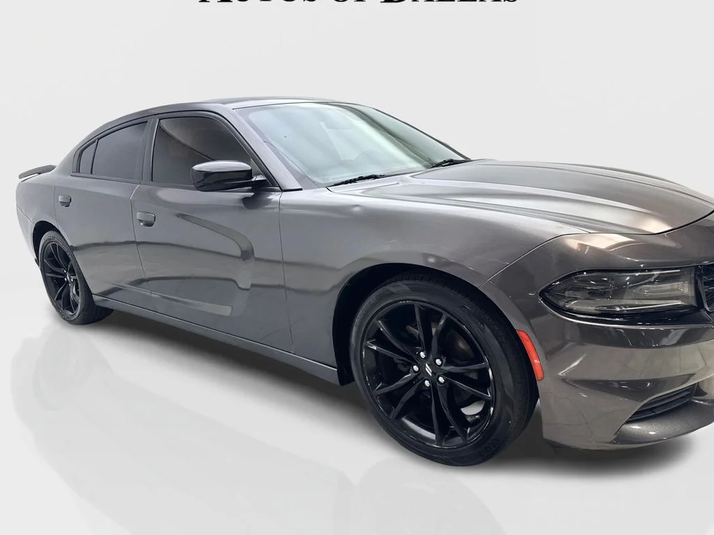 Used 2018 Gray Dodge SXT image 12
