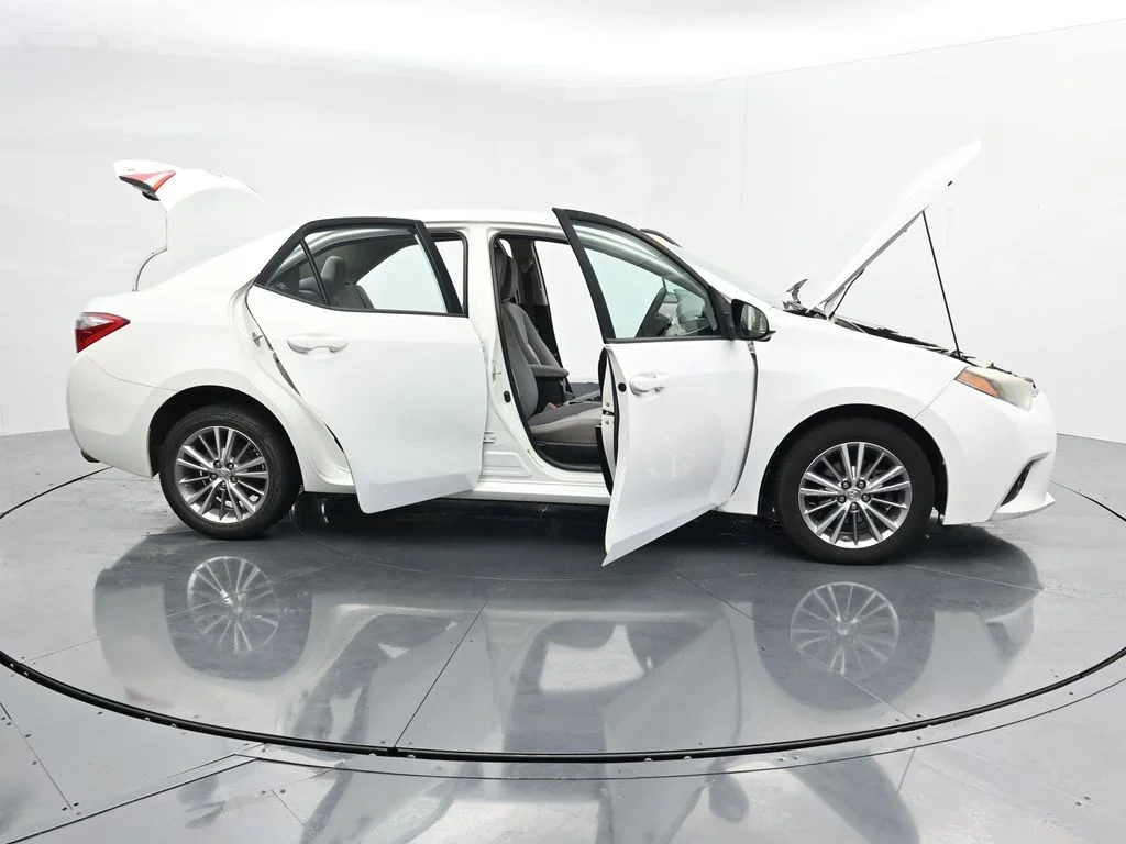 Used 2014 White Toyota LE Plus image 37