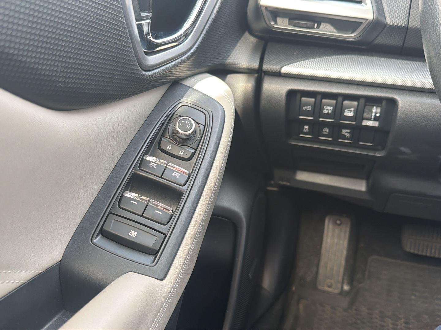 Used 2021 Crystal White Pearl Subaru Limited image 14