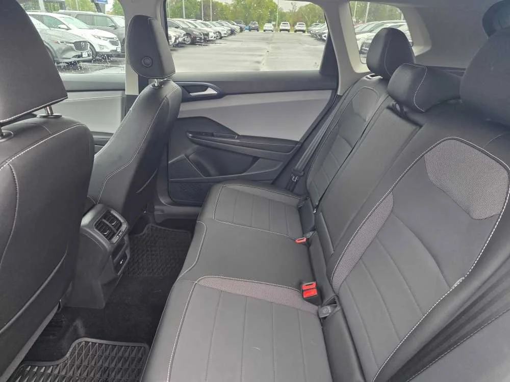 Certified Used 2024 PURE WHITE Volkswagen SE image 4