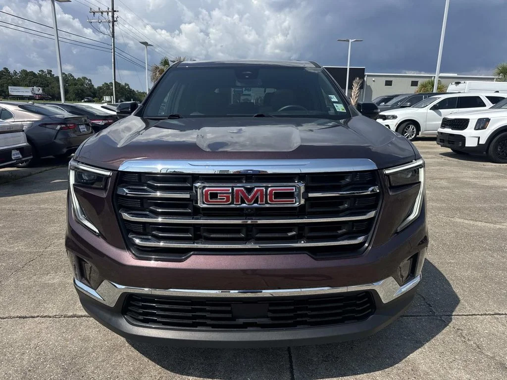 Used 2024 Brown GMC Elevation image 2