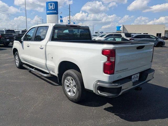 Used 2024 Summit White Chevrolet LT image 9