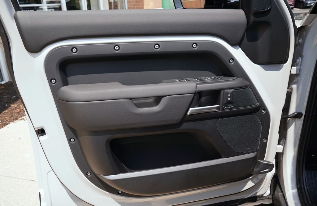 New 2026 Borasco Grey Land Rover S image 10