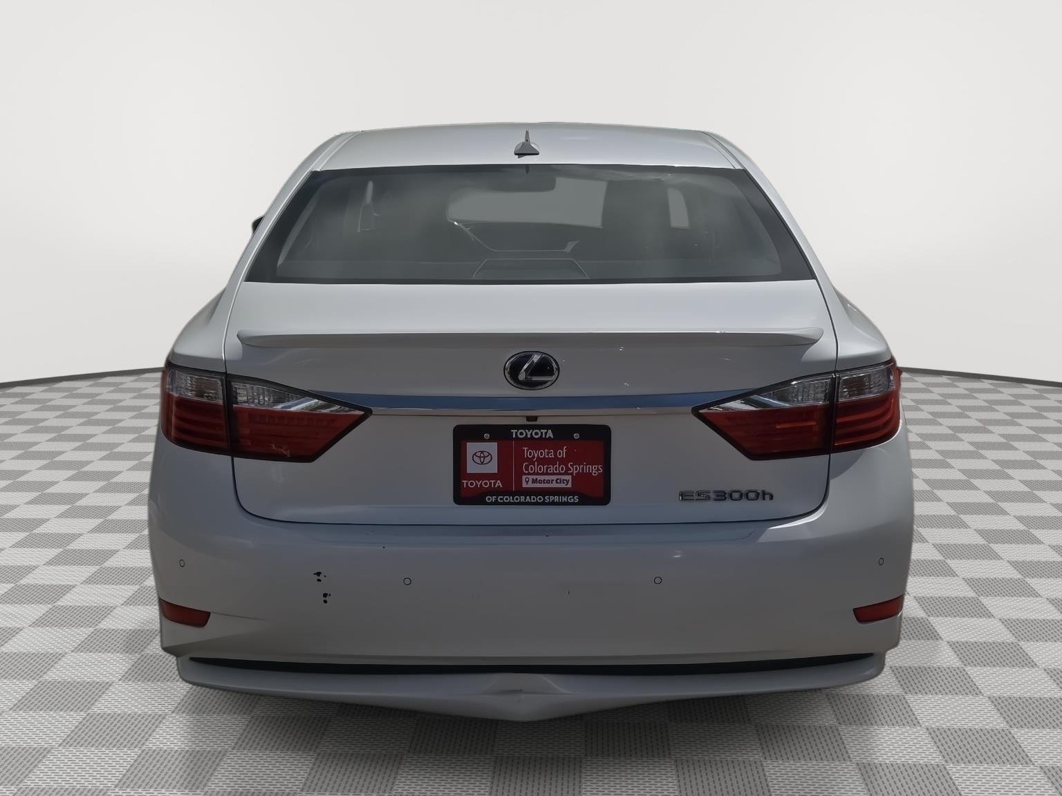 Used 2013 Starfire Pearl Lexus Hybrid image 10