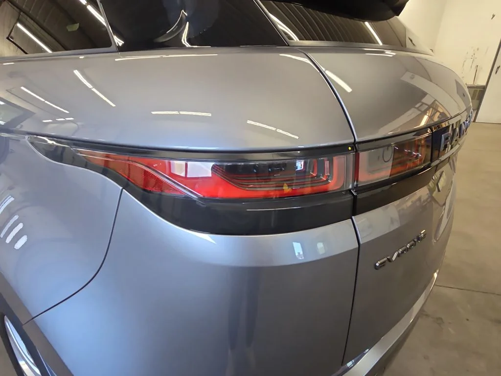 Used 2021  Land Rover Dynamic image 35