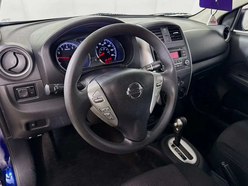 Used 2018 Blue Nissan 1.6 SV image 9