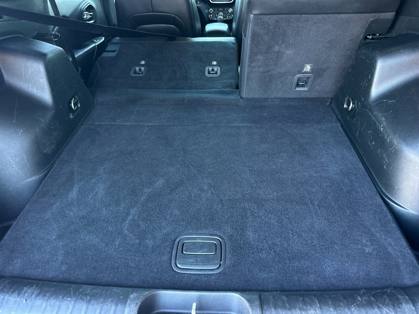 Used 2019 Velvet Red Pearlcoat Jeep Latitude Plus image 13