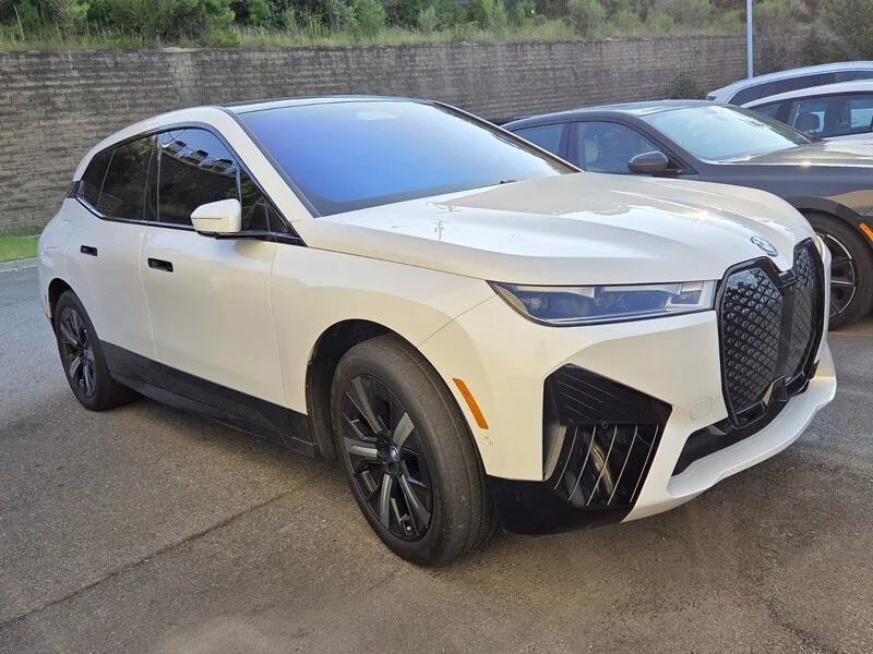 Used 2024 White Metallic BMW XDRIVE50 image 5