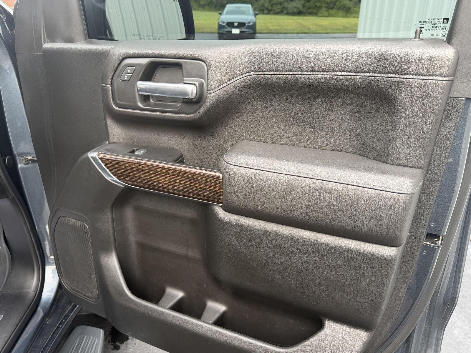 Used 2019 Dark Sky Metallic GMC SLE image 30
