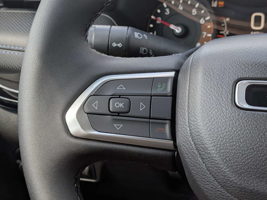 New 2026 Fathom Blue Pearl Coat Jeep Latitude image 23