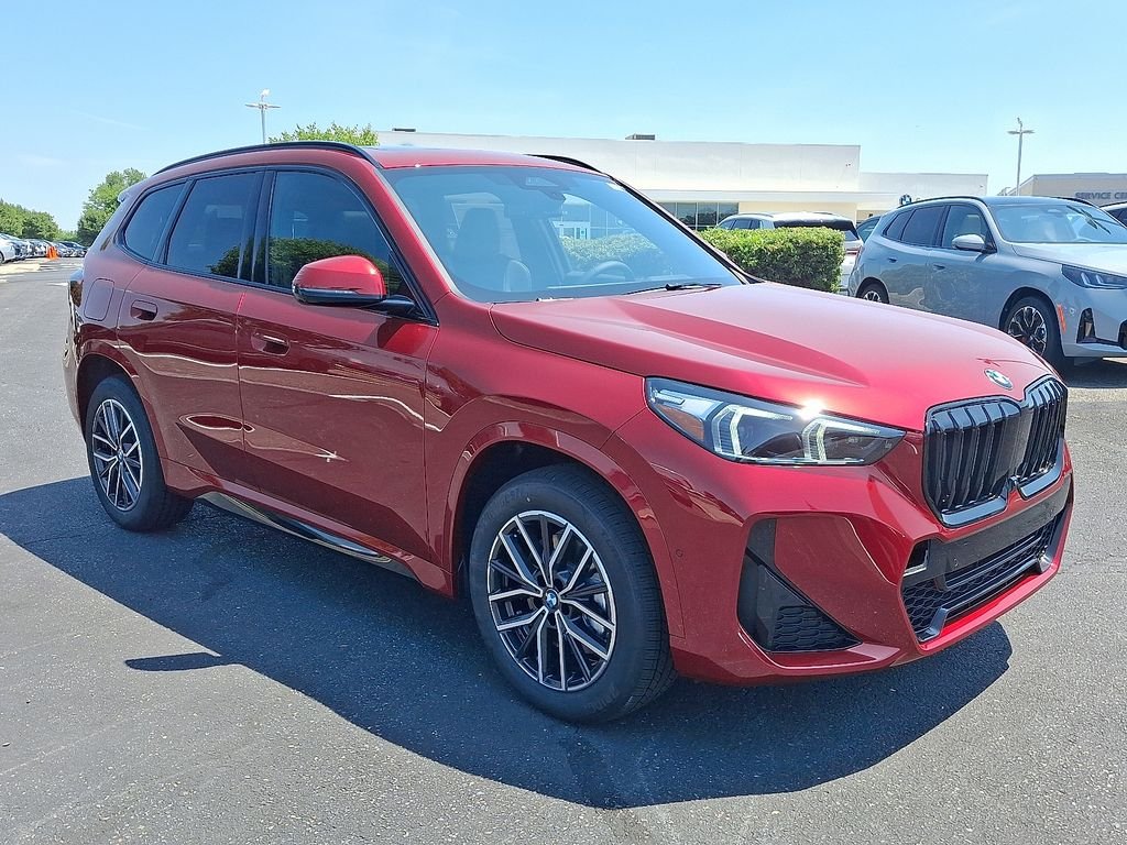 New 2026 Vegas Red Metallic BMW xDrive28i image 2