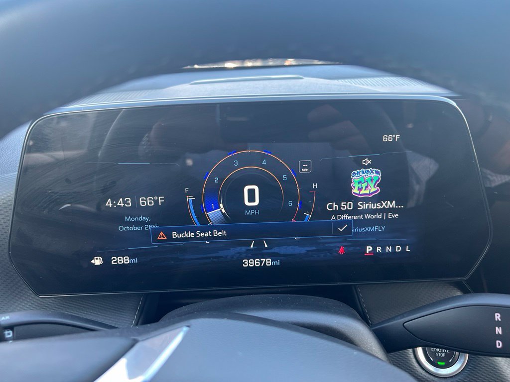 Used 2025 Summit White Chevrolet LT image 7