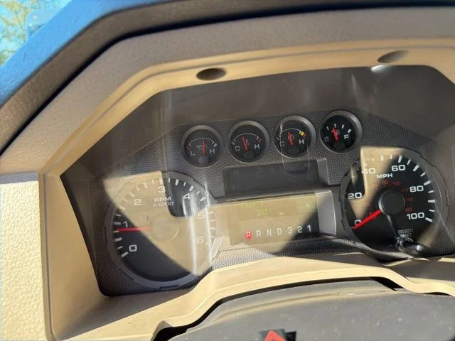 Used 2008 White Ford  image 19
