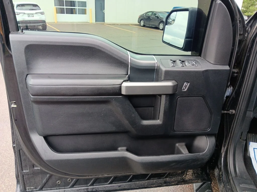 Used 2018 Shadow Black Ford XLT image 25
