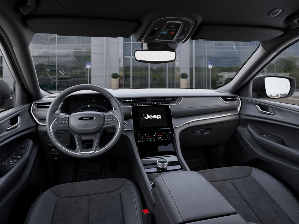 New 2025 Diamond Black Crystal Pearl-Coat Exterior Paint Jeep Altitude image 14