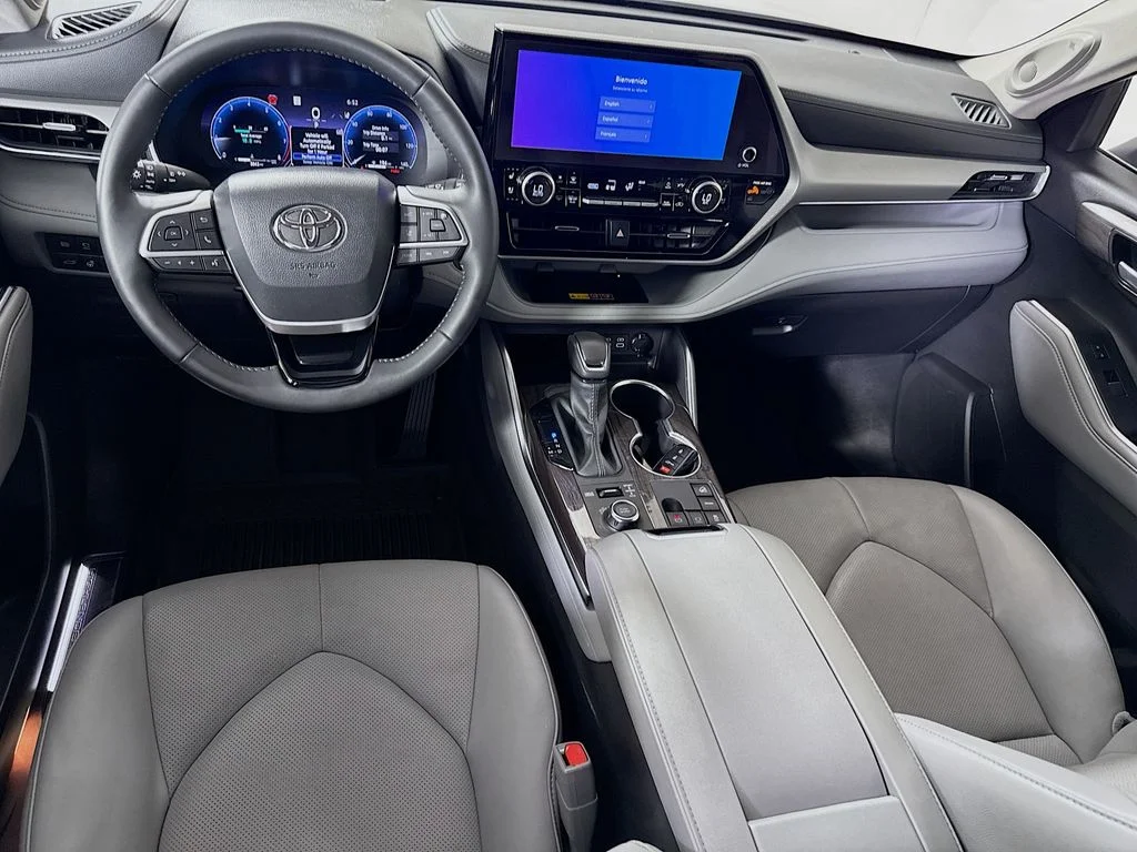 Certified Used 2025 Celestial Silver Metallic Toyota Platinum image 23